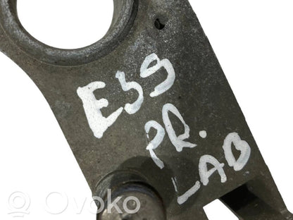 Priekšpusē turētājs / kronšteins ārējam atvēršanas rokturim