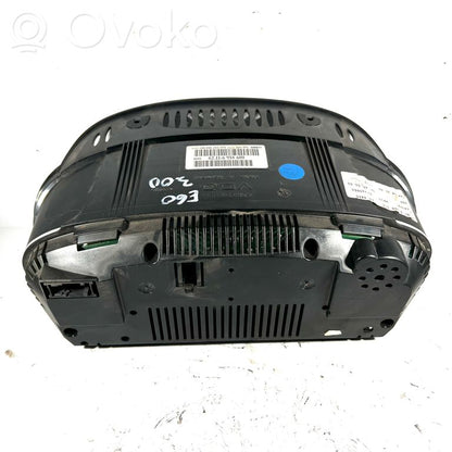 Speedometer (in the instrument panel)