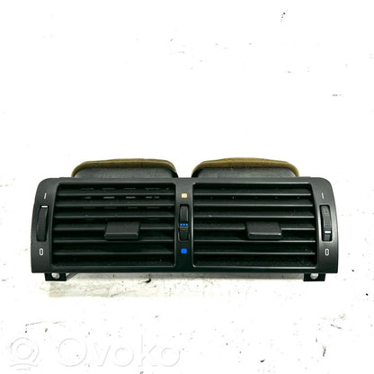Side air grille