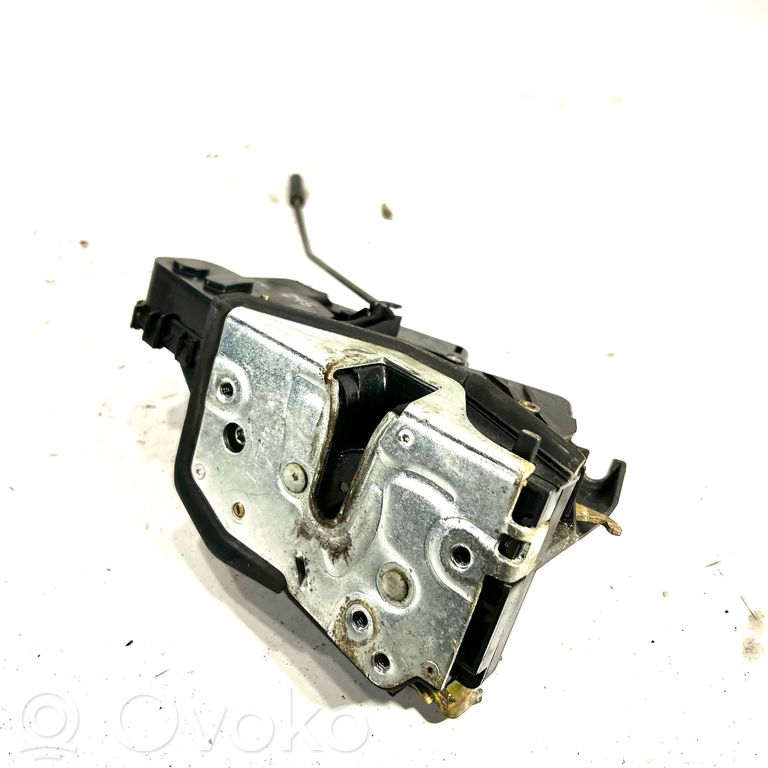 Aizmugurē slēdzene