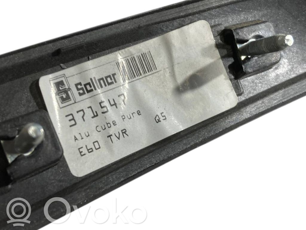 Salona dekoratīvās apdares komplekts