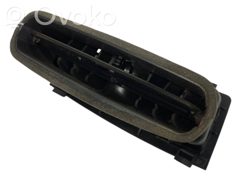 Aizmugurējā gaisa - ventilācijas reste