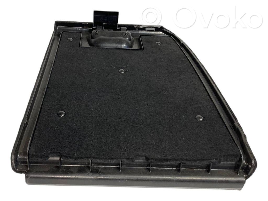 Side decorative trim panel