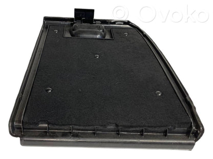 Side decorative trim panel