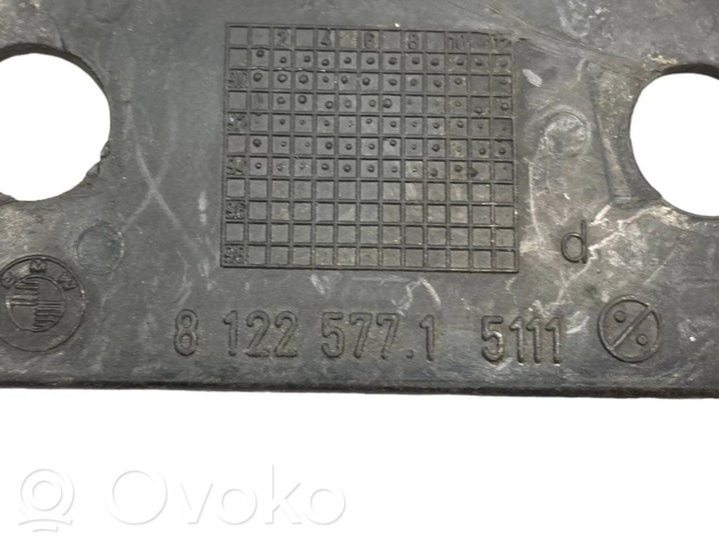 Priekšpusē bampera turētājs