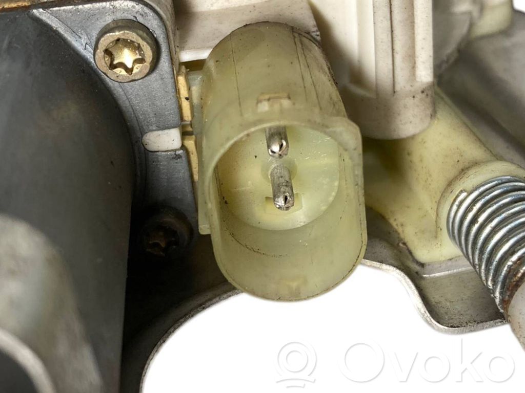 Priekšpusē elektriskā loga pacelšanas mehānisma komplekts