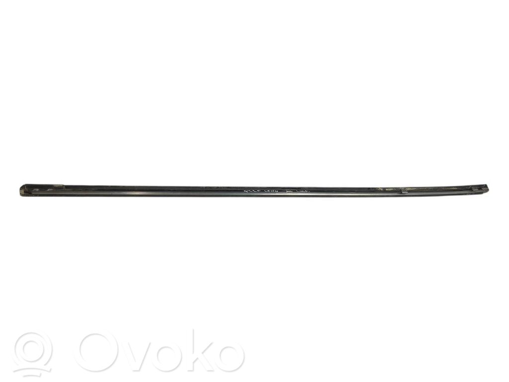 Aizmugurē durvju dekoratīvā apdare (moldings)