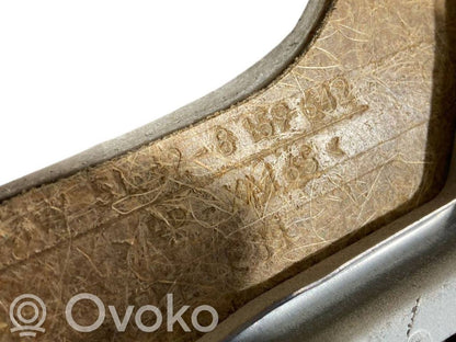 Aizmugurē logu aizkars