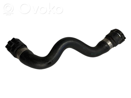 Caurulīte (-es) / šļūtene (-es)