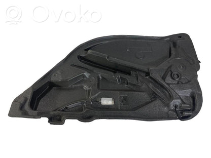 Cita veida aizmugurē durvju dekoratīvās apdares detaļas