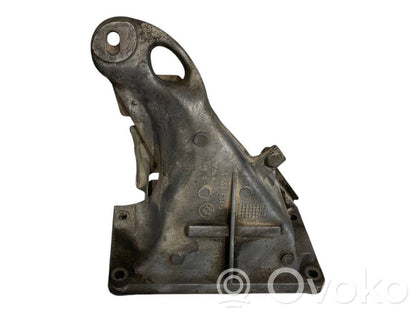 Dzinēja nostiprināšanas stiprinājums-kronšteins