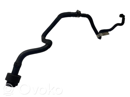 Caurulīte (-es) / šļūtene (-es)