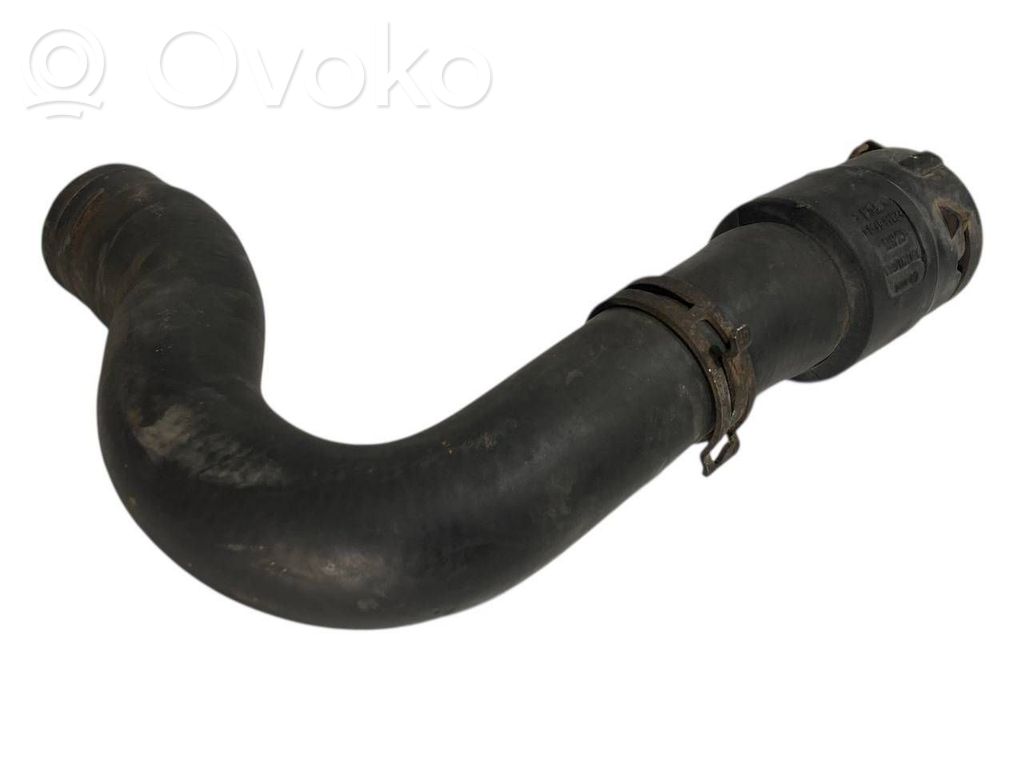 Caurulīte (-es) / šļūtene (-es)