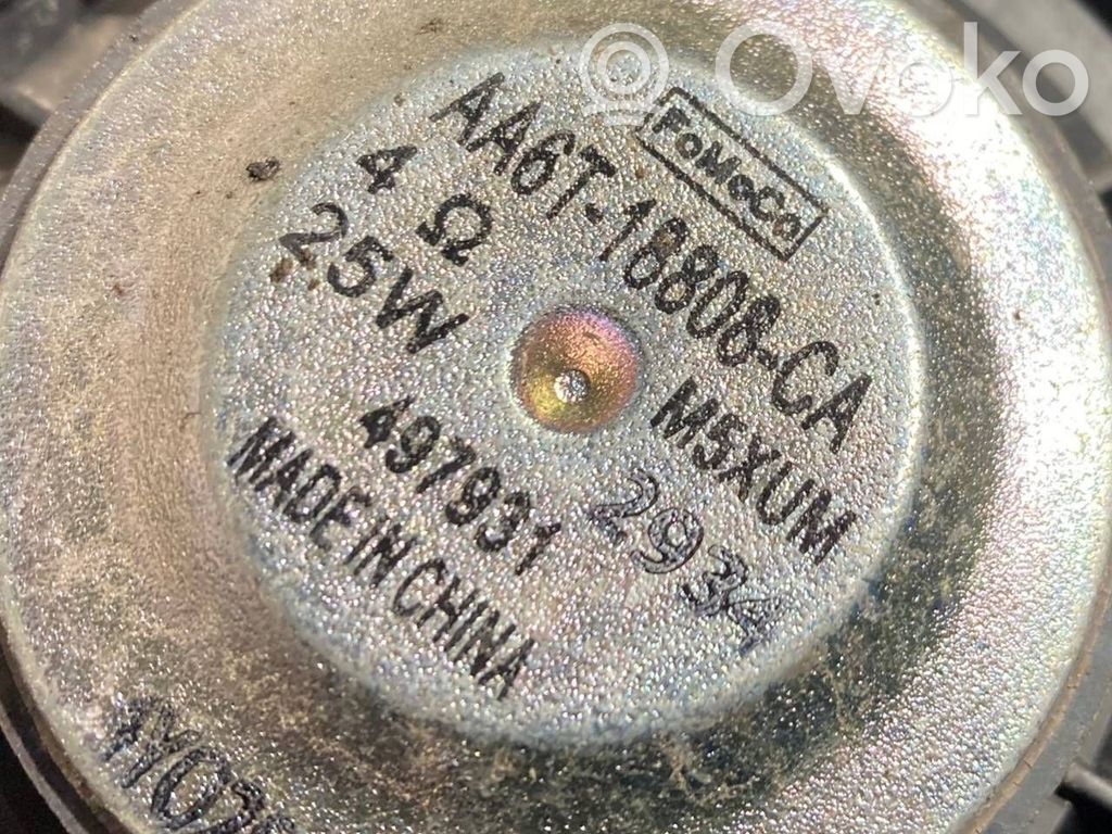 Aizmugurē elektriskais loga pacelšanas mehānisms bez motoriņa