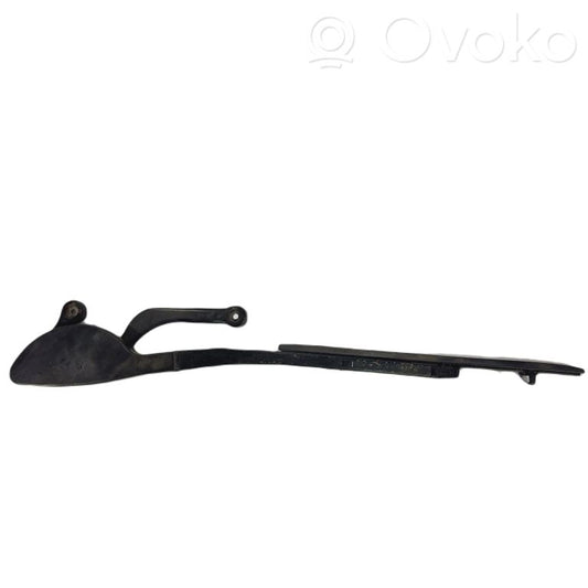 Priekšējā loga tīrītāja kājiņa