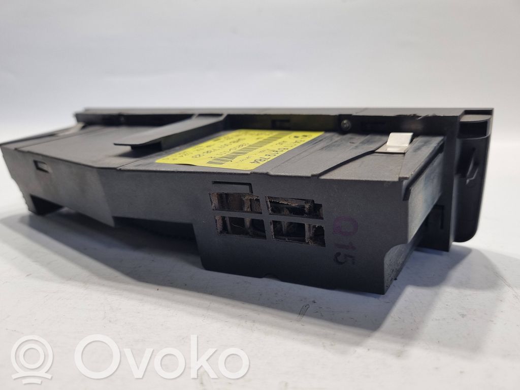 Air conditioning / climate control / interior heating control unit (in the passenger compartment)