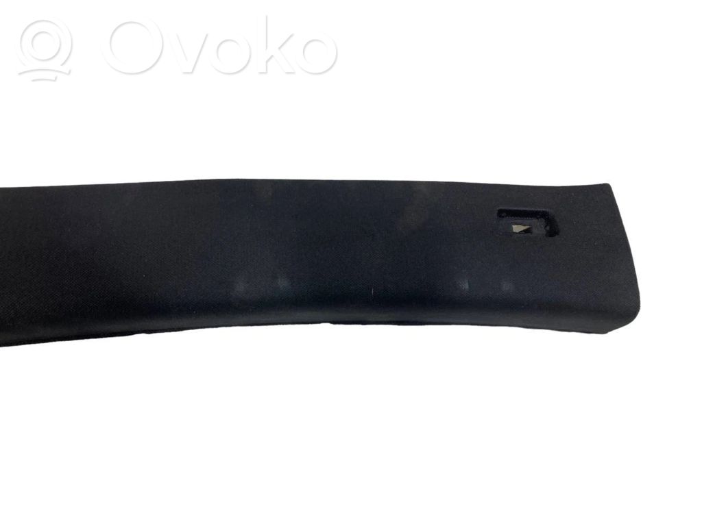 (A) statņa dekoratīvā apdare