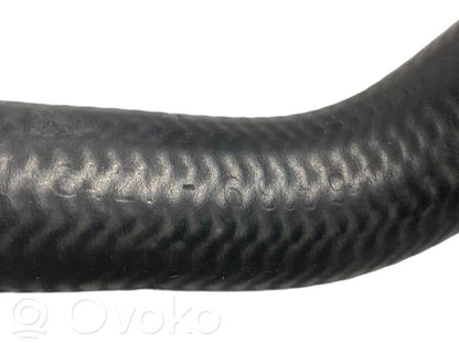 Caurulīte (-es) / šļūtene (-es)