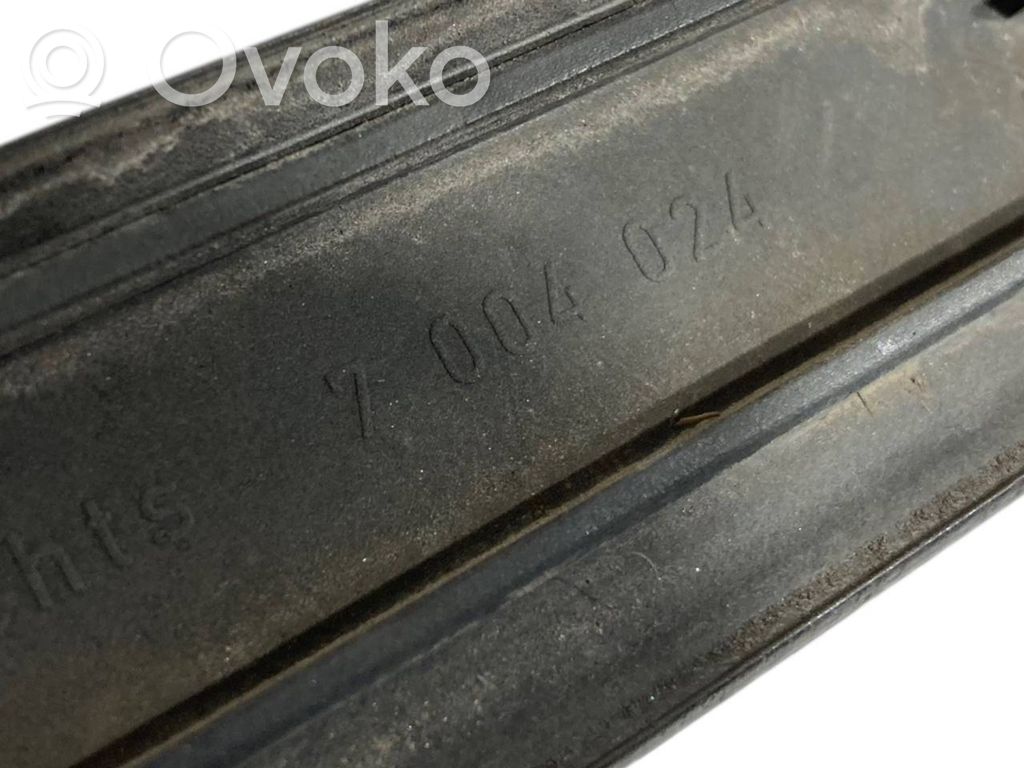 Декоративная отделка входной двери (молдинг)