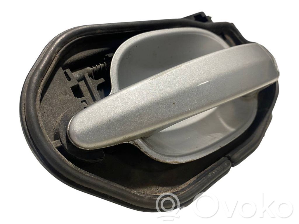 Держатель/кронштейн для внешней ручки открывания спереди