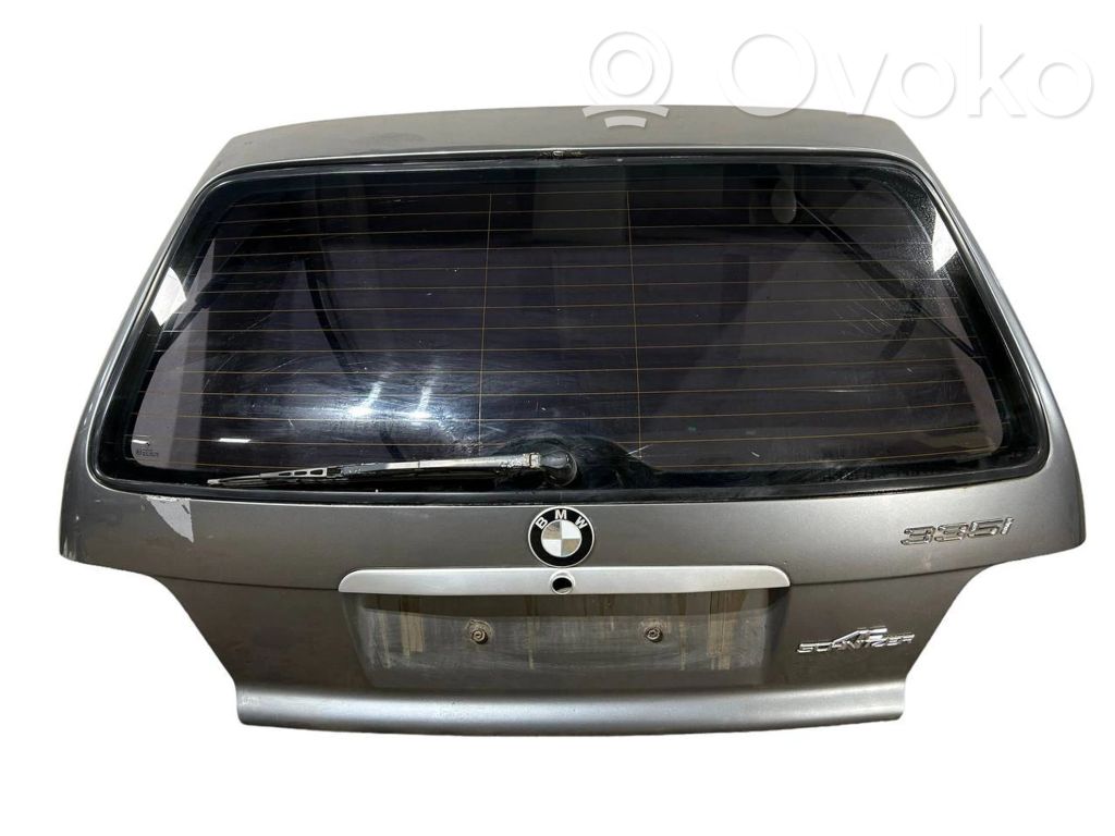 Задняя крышка (багажник)