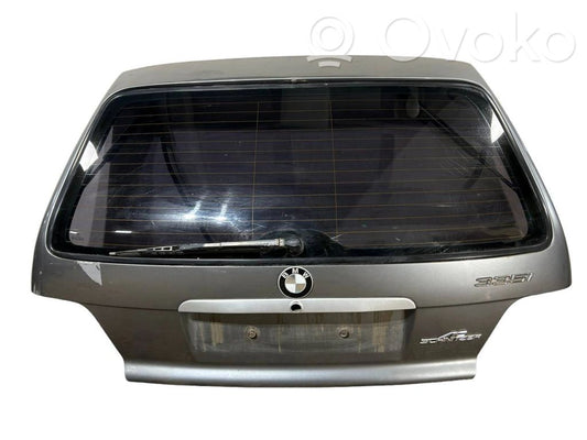 Задняя крышка (багажник)