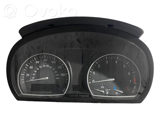 Speedometer (in the instrument panel)