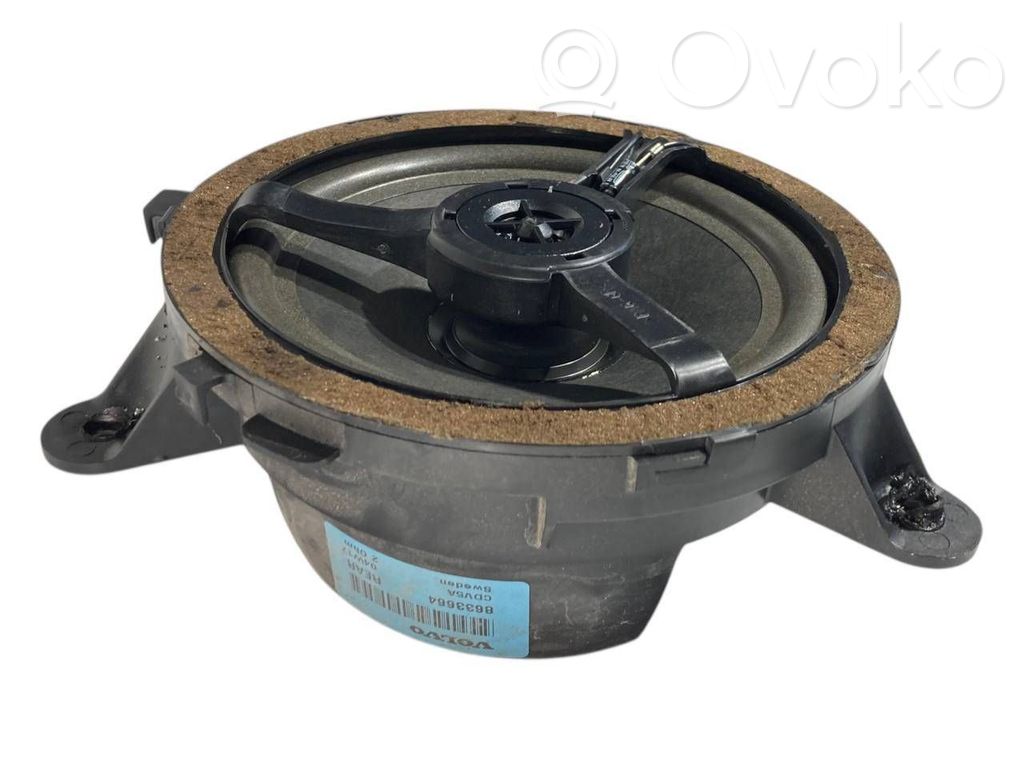 Skaļrunis (-i) pakaļējās durvīs