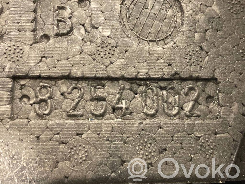 Stūres ass dekoratīvā apdare