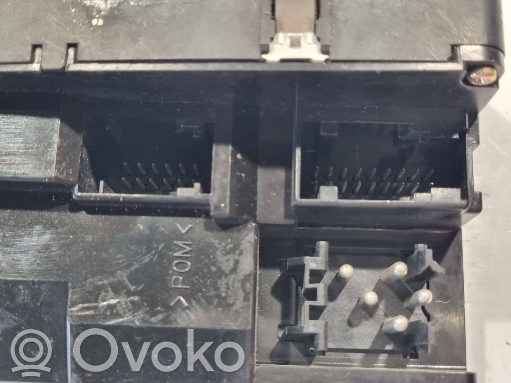 Window lift control switch(es)