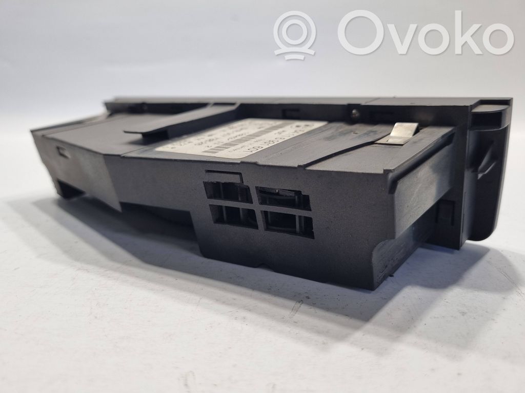 Air conditioning / climate control / interior heating control unit (in the passenger compartment)