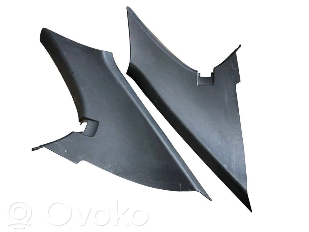 (C) statņa dekoratīvā apdare