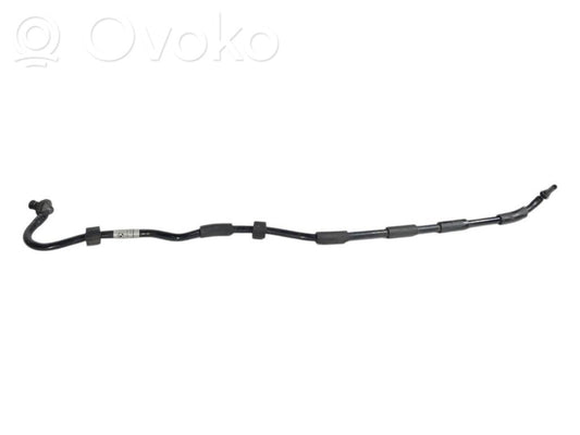 Caurulīte (-es) / šļūtene (-es)