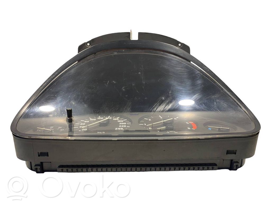 Speedometer (in the instrument panel)