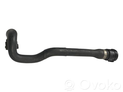 Caurulīte (-es) / šļūtene (-es)