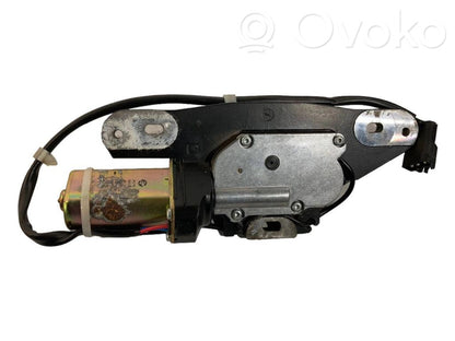 Aizmugurējā pārsega pievilcējs