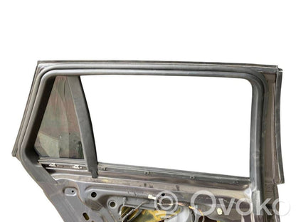 Aizmugurējās durvis