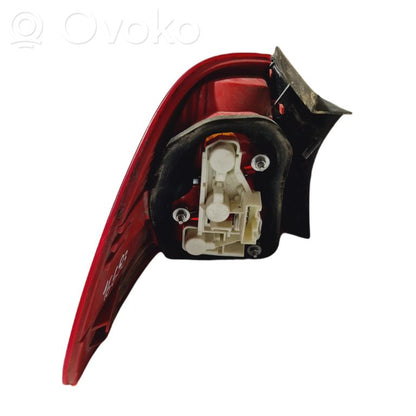 Задний фонарь в кузове