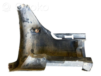 Aizmugurējā virsbūves sliekšņa dekoratīvā apdare