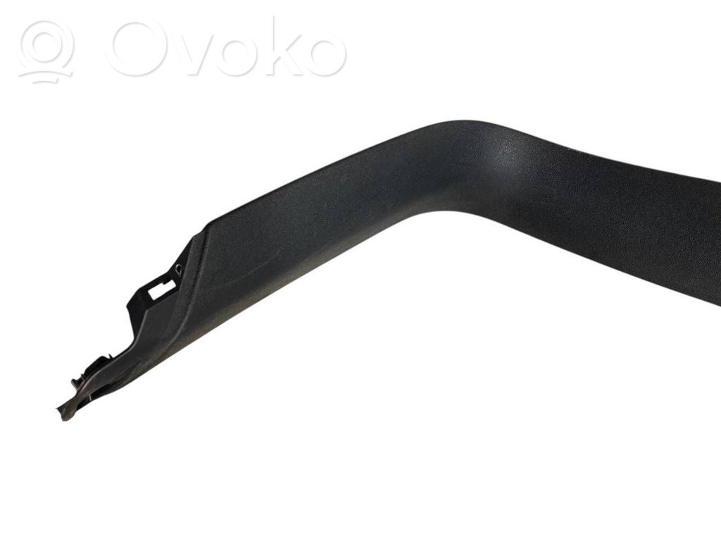 Augšējā dekoratīvā apdare (pie loga)