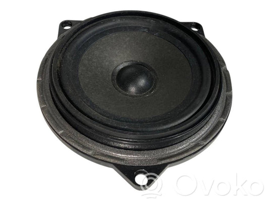 Speaker(s) in the rear door