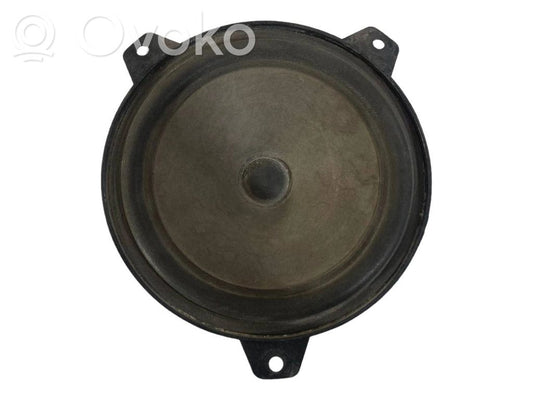 Speaker(s) in front door