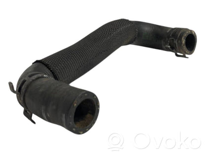 Caurulīte (-es) / šļūtene (-es)