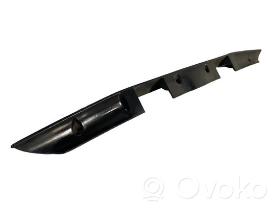 Bagāžnieka numura zīmes apgaismojuma līste