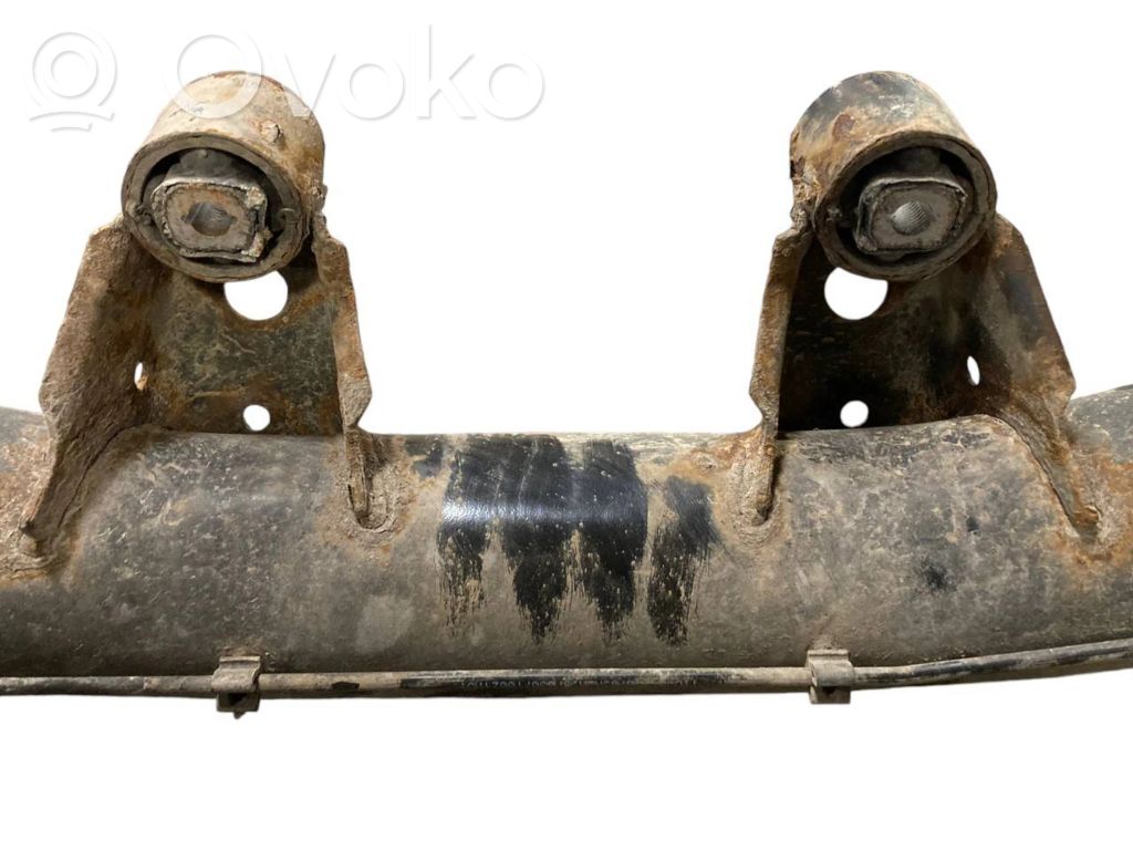 Pusrāmis aizmugurējais / priekšējais