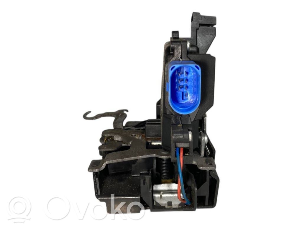 Aizmugurē slēdzene