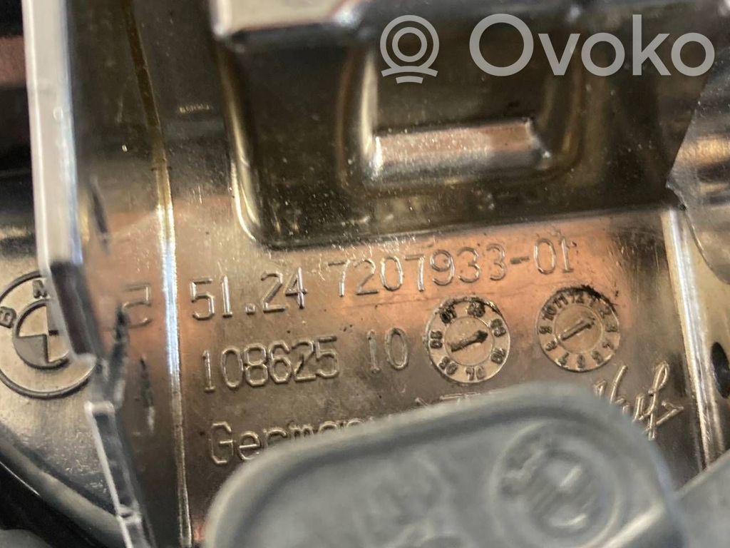 Aizvēršanas rokturis (aizmugurējā pārsega)