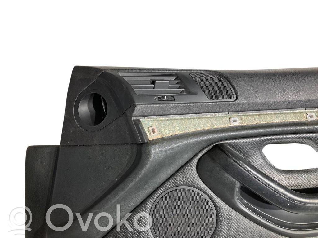 Priekšējo durvju apdare