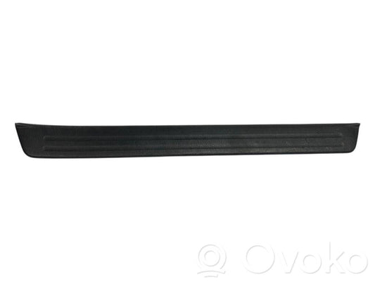 Priekšējā sliekšņa dekoratīvā apdare (iekšējā)