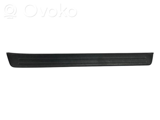 Priekšējā sliekšņa dekoratīvā apdare (iekšējā)